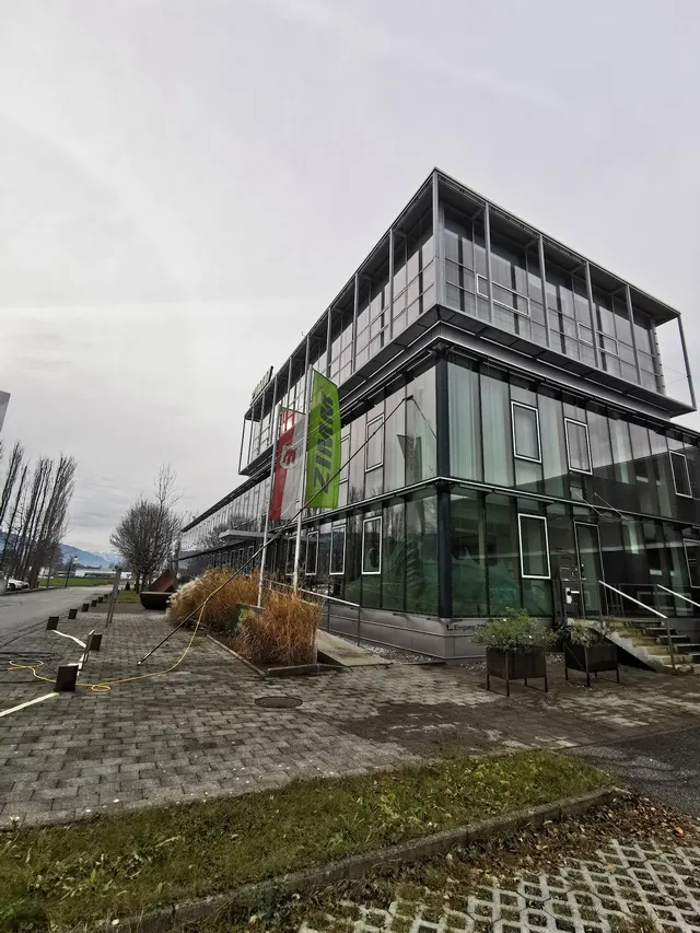 Glasfassadenreinigung Firma Zimm in Lustenau
