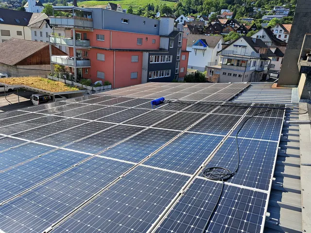 Photovoltaik Reinigung Schweiz